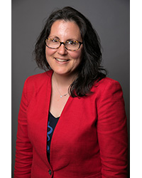 headshot of Julie Suarez