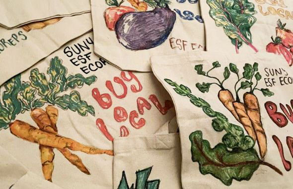 Totes with images of vegetables
